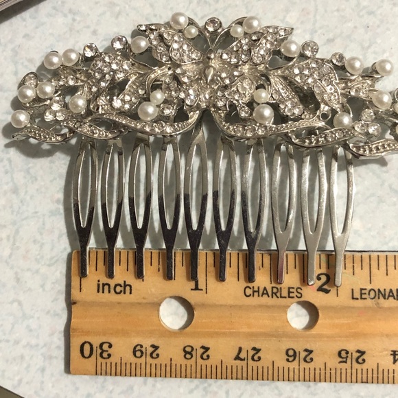 HP-Rhinestone & Pearl Studded Butterfly Comb - Picture 4 of 6